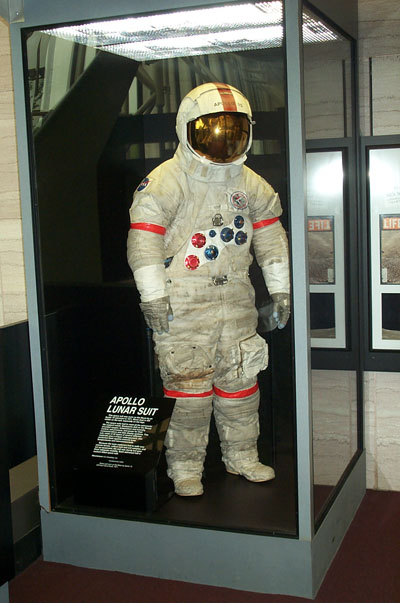 suit downloading from Smithsonian Institute
